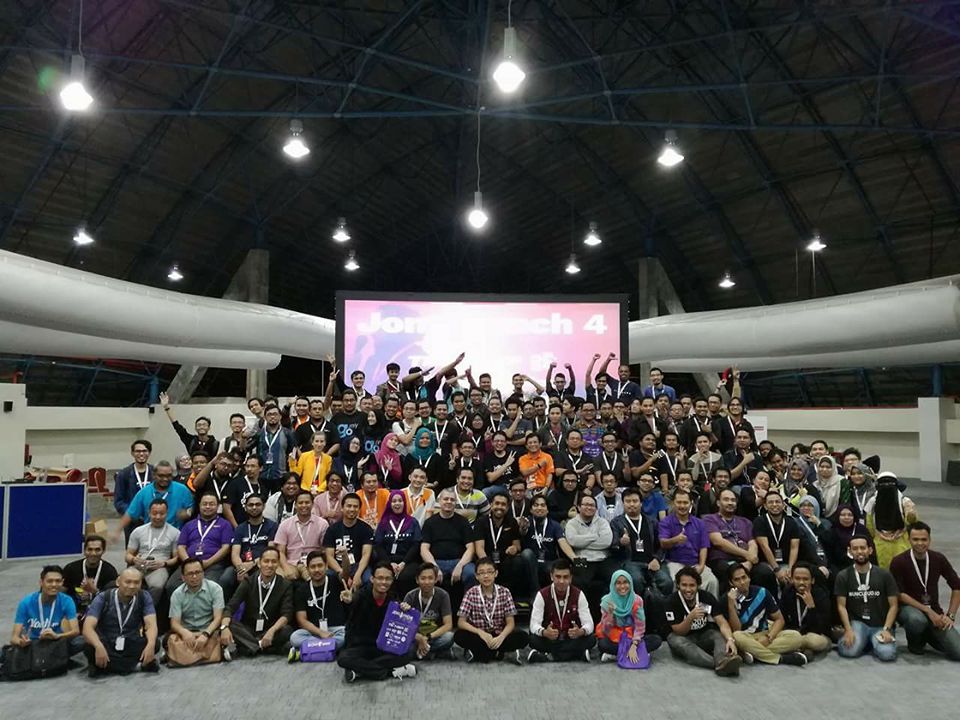 Jomlaunch: Acara Penggiat Industri IT yang Seksi